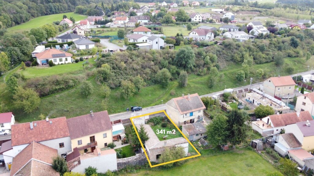 prodej domu v obci Chodoun pozemek 341 m2 okres Beroun reality vencovsky 14